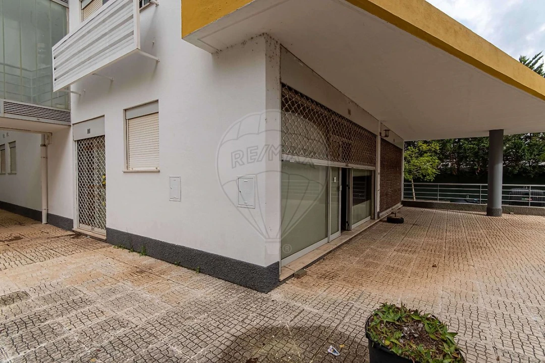 Loja para Venda em Porto Salvo Foto 16