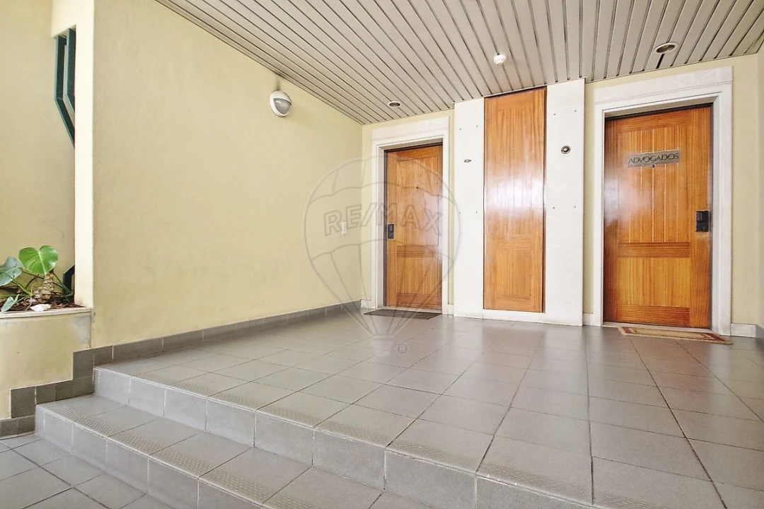 Escritório para Arrendamento em Santa Maria Maior Foto 15