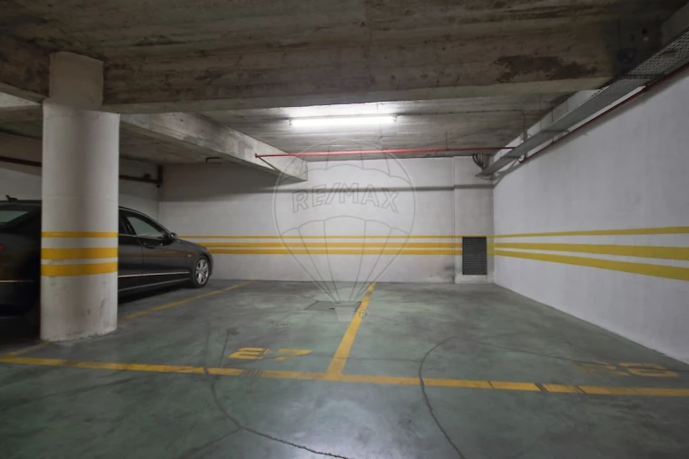 Escritório para Arrendamento em Santa Maria Maior Foto 6