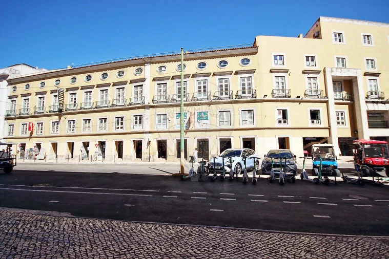 Escritório para Arrendamento em Santa Maria Maior Foto 9