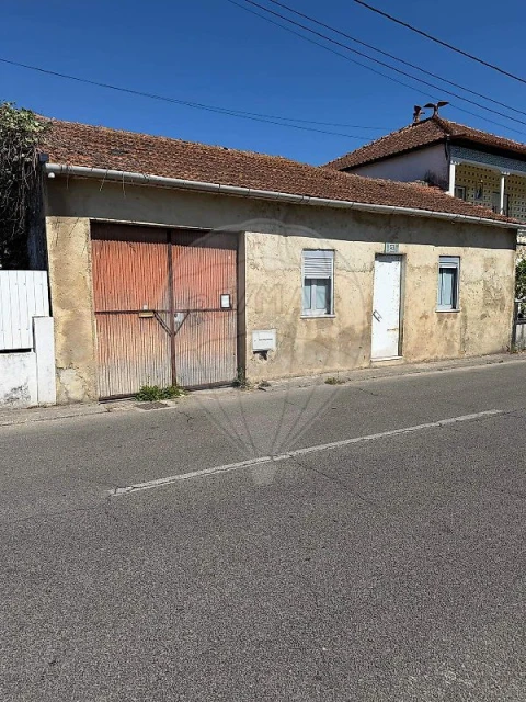 Moradia T1 para Venda em Oiã