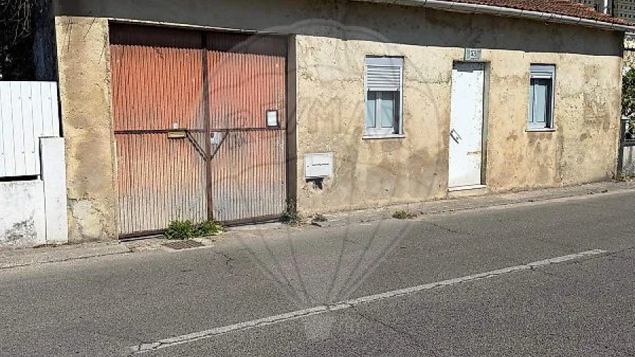 Moradia T1 para Venda em Oiã