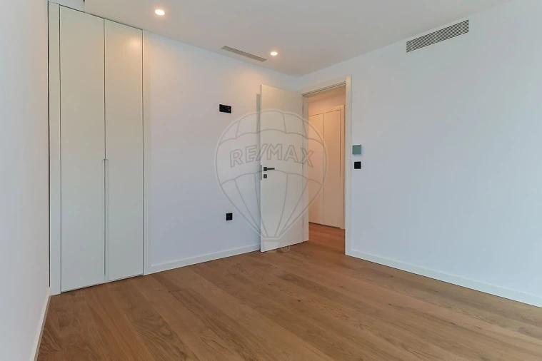 Apartamento T3 para Venda em Glória e Vera Cruz Foto 25