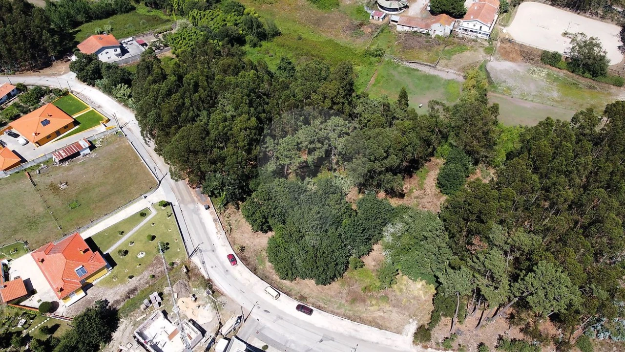 Terreno para Venda em Requeixo, Nossa Senhora de Fátima e Nariz Foto 1