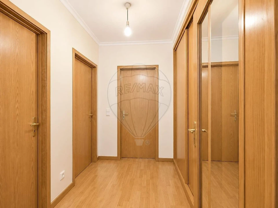 Apartamento T2 para Venda em Madalena Foto 3