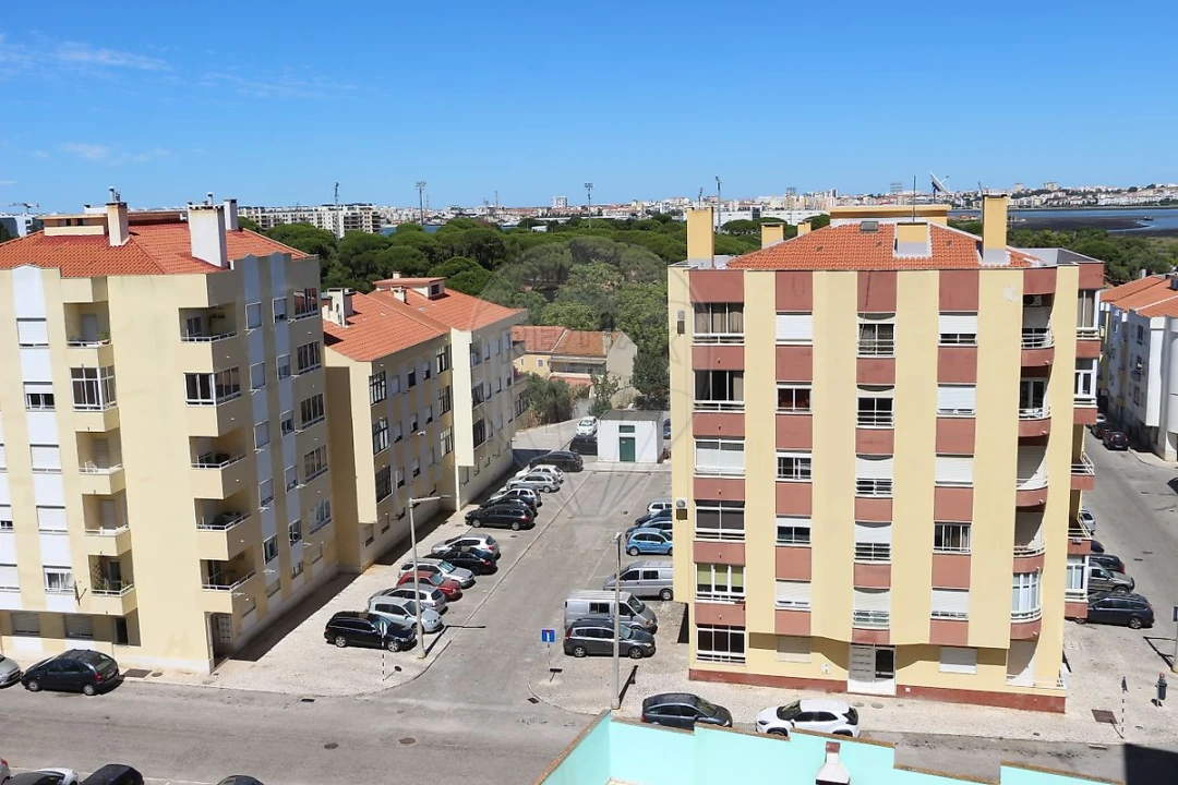 Apartamento T3 para Venda em Seixal, Arrentela e Aldeia de Paio Pires Foto 1