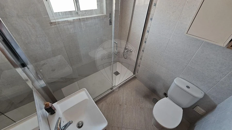 Apartamento T1 para Arrendamento em Azambuja Foto 12