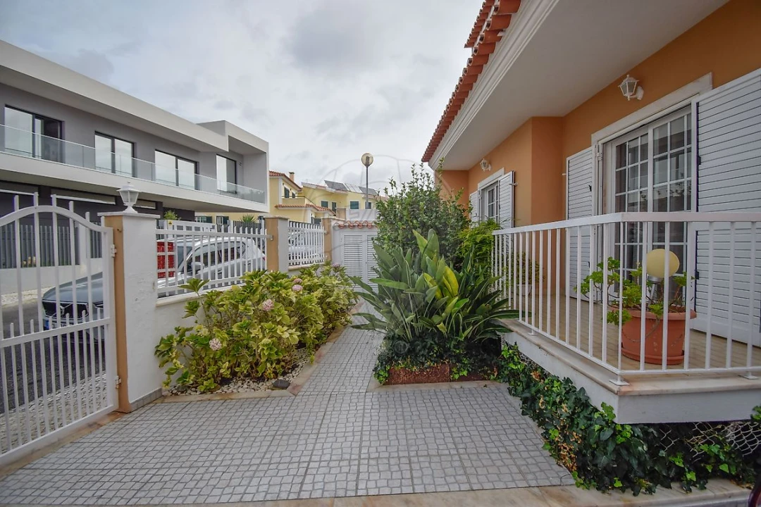 Moradia T3 para Venda em São Domingos de Rana Foto 44