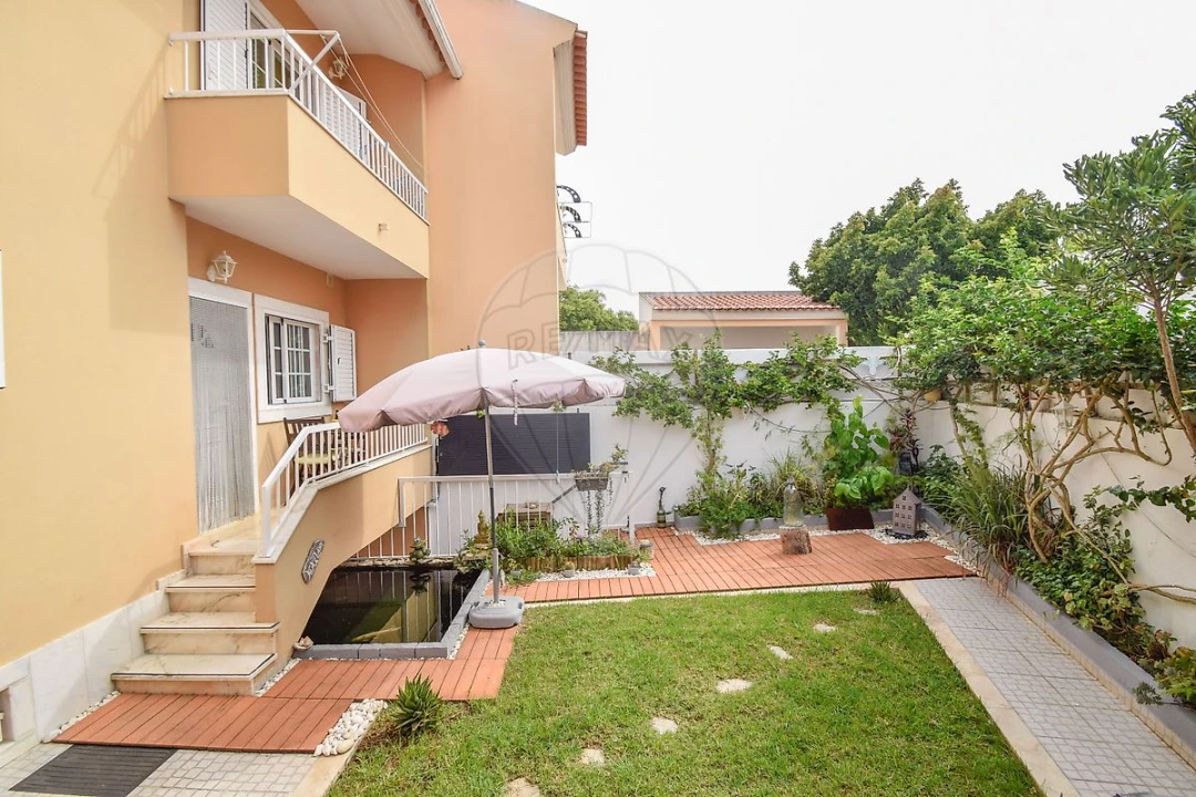 Moradia T3 para Venda em São Domingos de Rana Foto 39