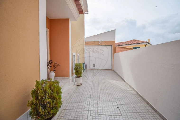 Moradia T3 para Venda em São Domingos de Rana Foto 43
