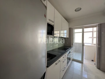 Apartamento T2 para Arrendamento em Arroios