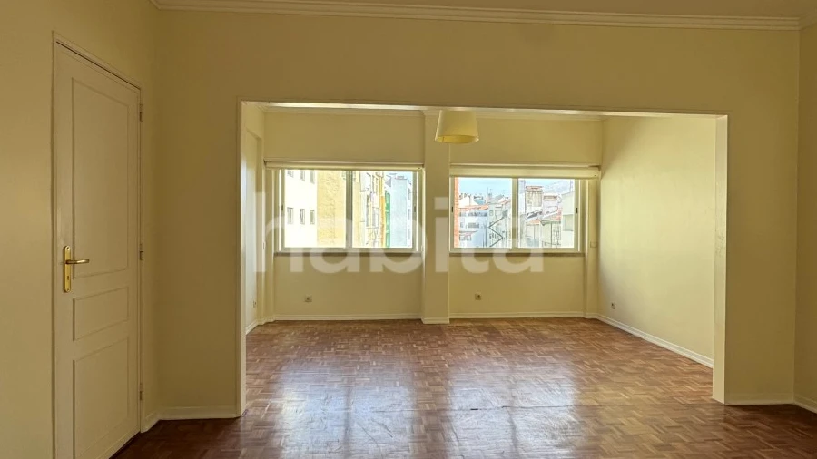 Apartamento T2 para Arrendamento em Arroios