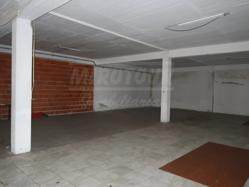 Armazém para Venda em Quinta do Anjo Foto 10