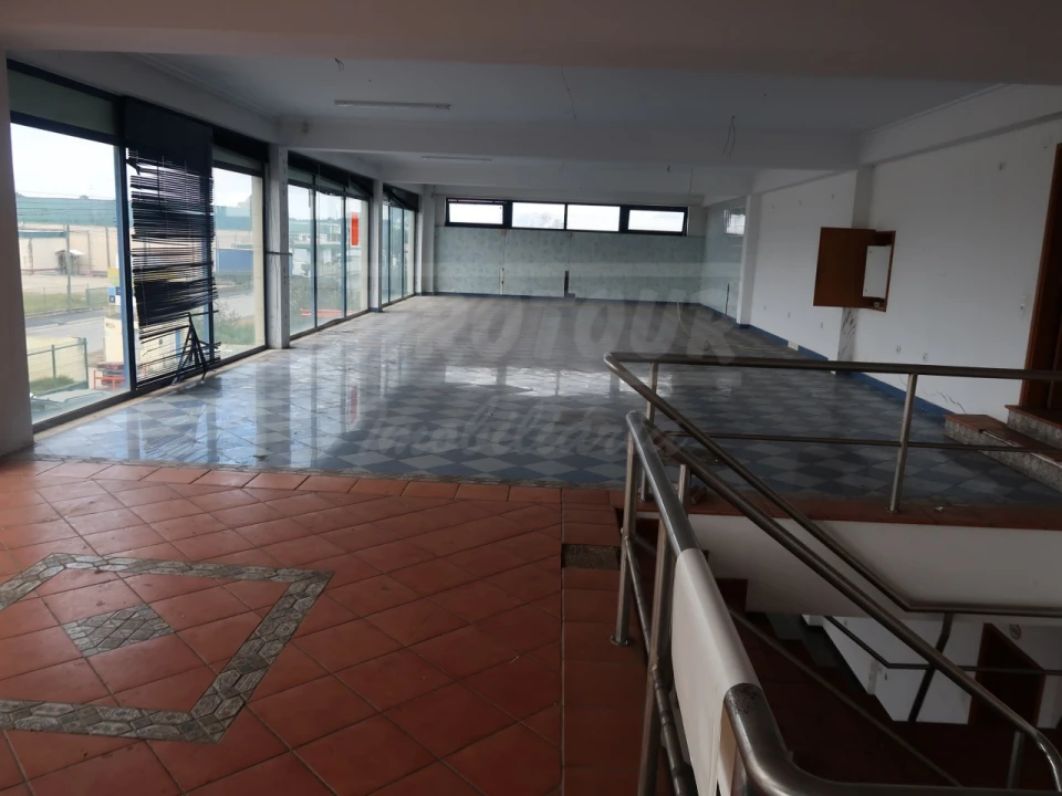 Armazém para Venda em Quinta do Anjo Foto 20