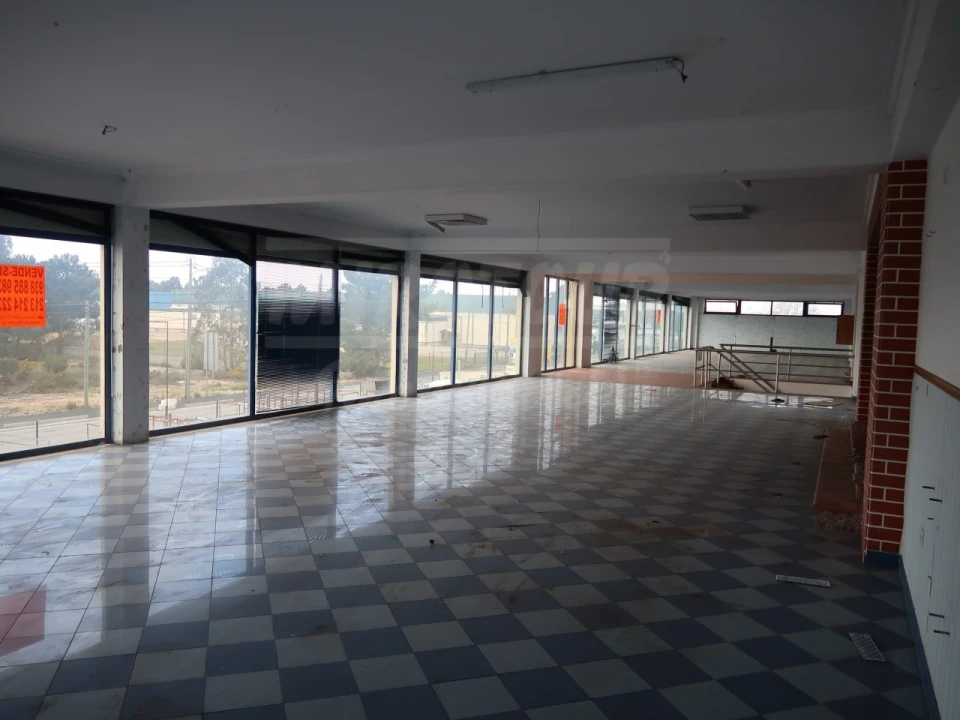 Armazém para Venda em Quinta do Anjo Foto 23