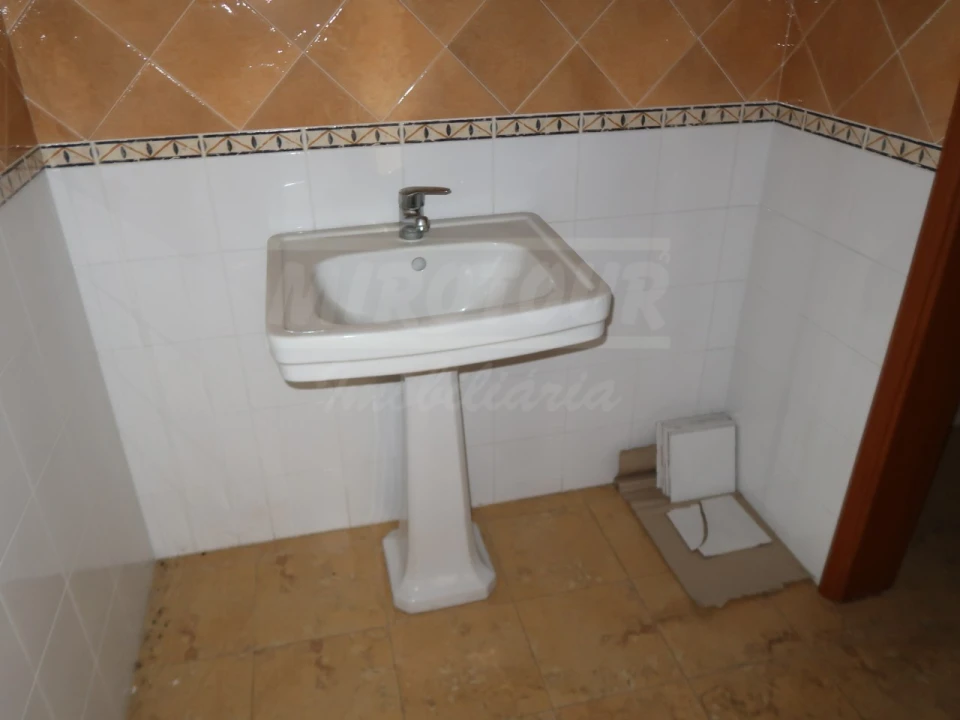 Armazém para Venda em Quinta do Anjo Foto 41