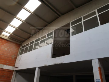 Armazém para Venda em Quinta do Anjo
