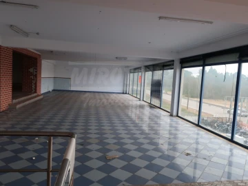 Armazém para Venda em Quinta do Anjo