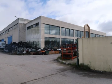 Armazém para Venda em Quinta do Anjo