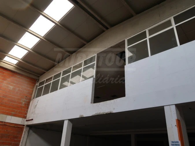 Armazém para Venda em Quinta do Anjo Foto 17