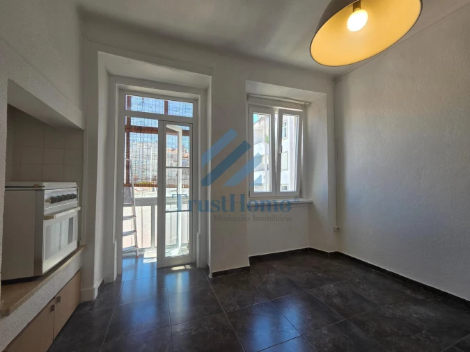 Apartamento T2 para Venda em Campo de Ourique Foto 4