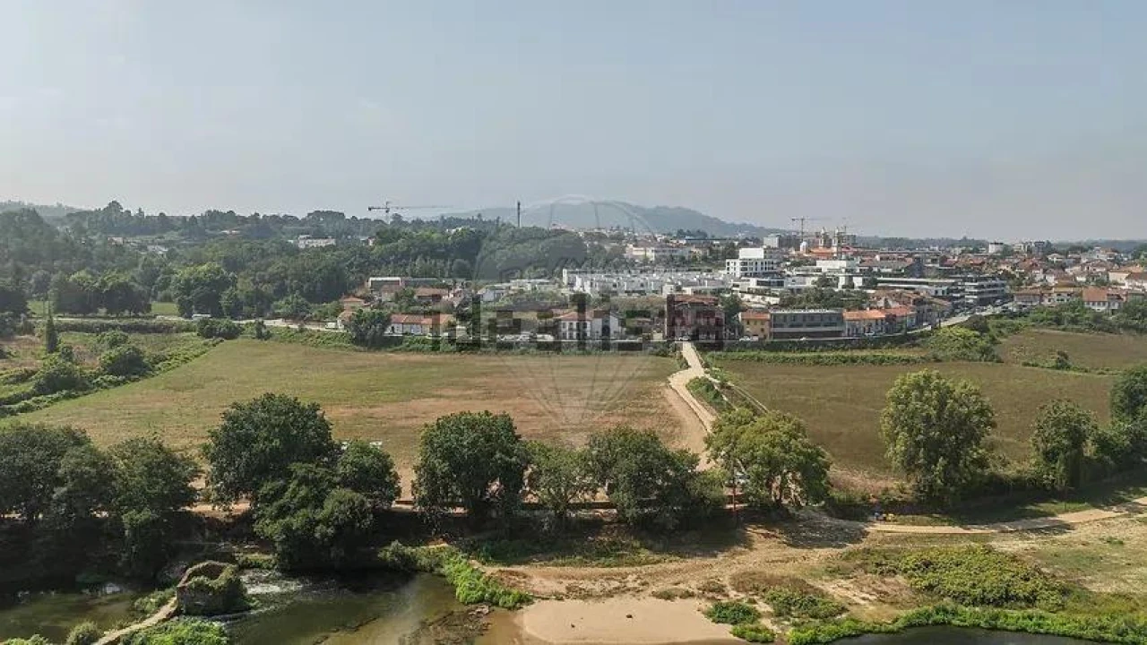 Moradia T6 para Venda em Barcelinhos Foto 40