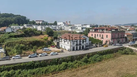 Moradia T6 para Venda em Barcelinhos