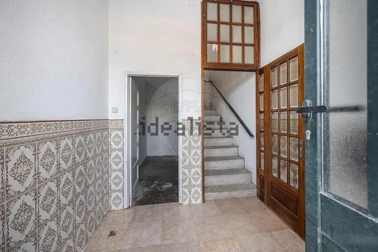 Moradia T6 para Venda em Barcelinhos Foto 3