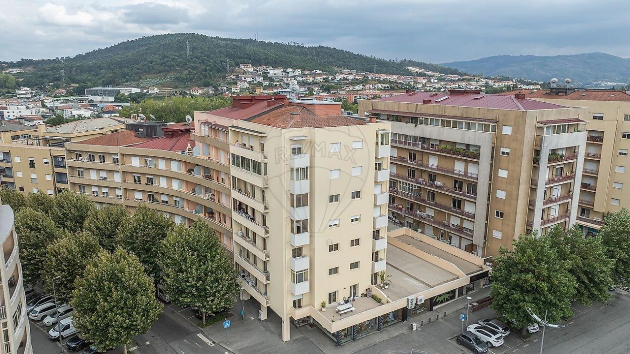 Apartamento T1 para Venda em Povoa de Lanhoso (N. Senhora do Amparo) Foto 1