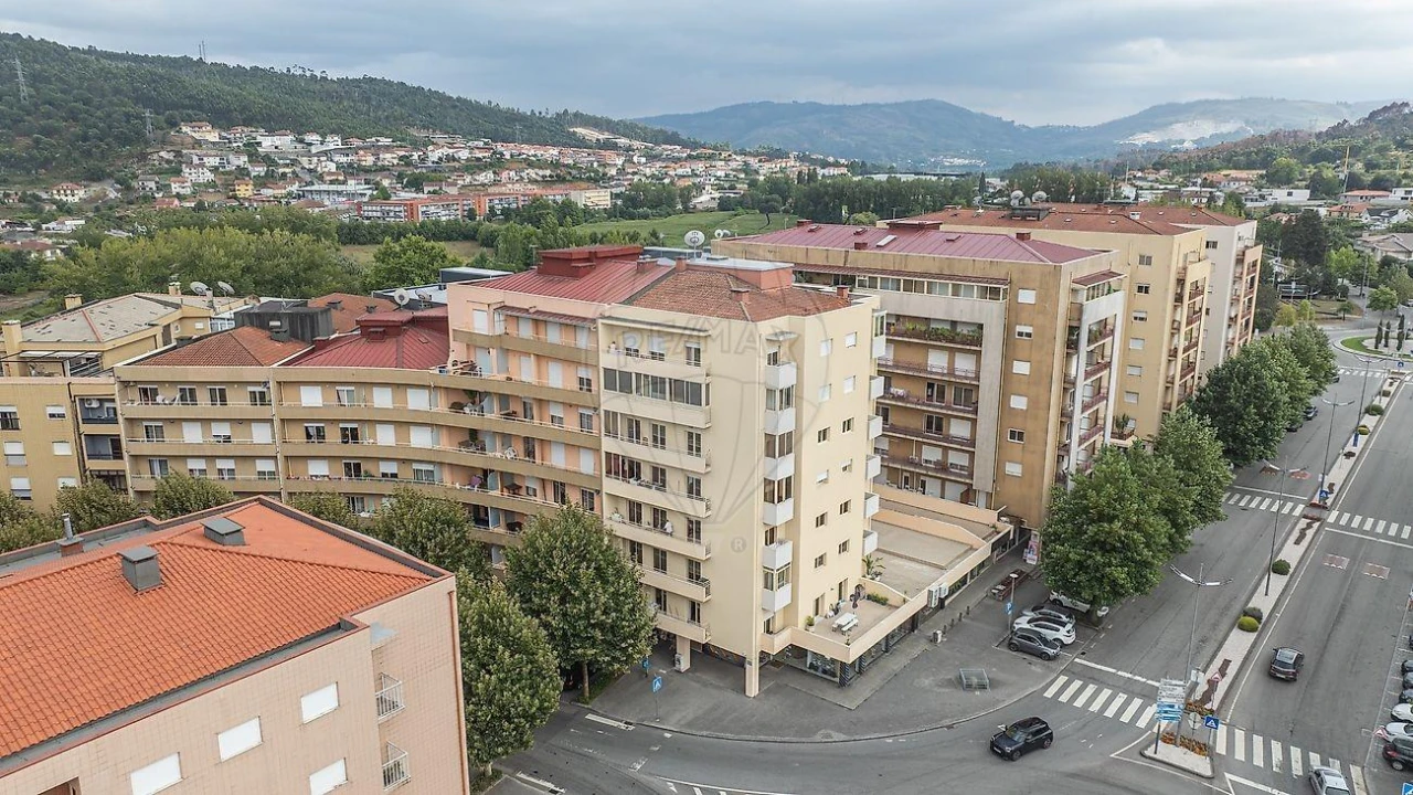 Apartamento T1 para Venda em Povoa de Lanhoso (N. Senhora do Amparo) Foto 2