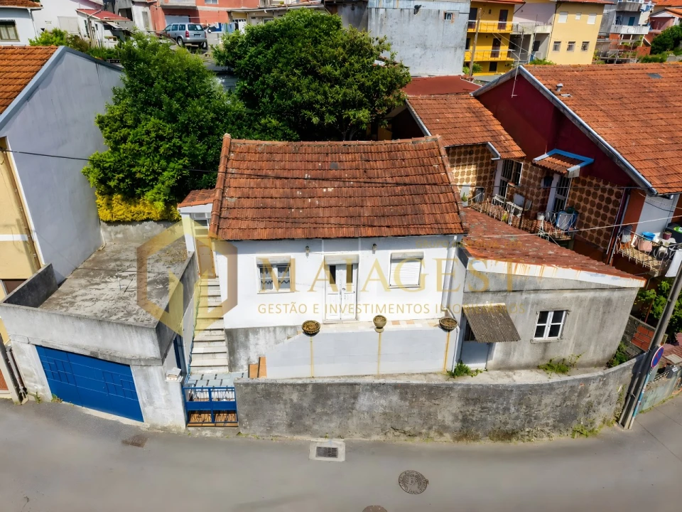 Moradia T3 para Venda em Fânzeres e São Pedro da Cova Foto 1