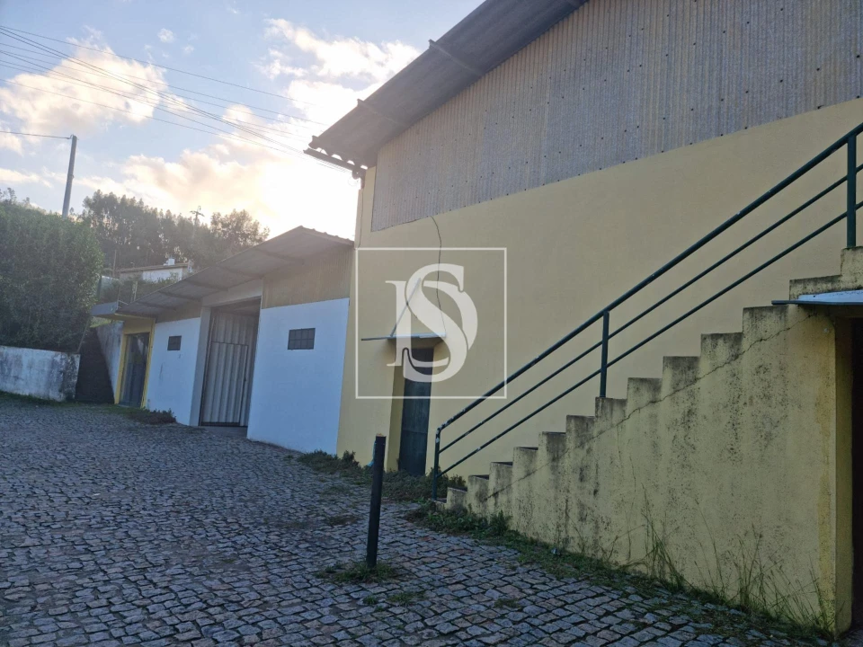 Armazém para Venda em Fermentões Foto 2