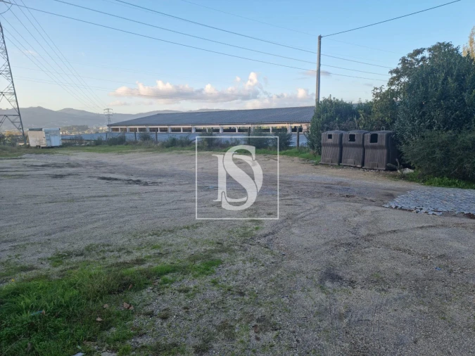 Armazém para Venda em Fermentões Foto 3