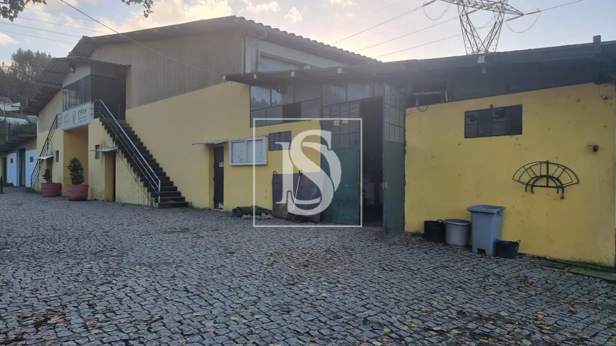Armazém para Venda em Fermentões