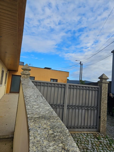 Moradia T6 para Venda em Candoso (São Martinho)