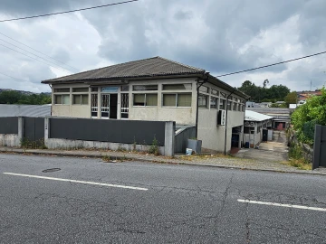 Armazém para Venda em Arões (São Romão)