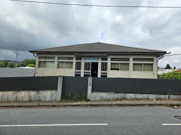Armazém para Arrendamento em Arões (São Romão)