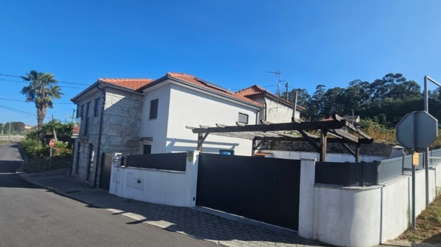 Moradia T2 para Venda em Regadas