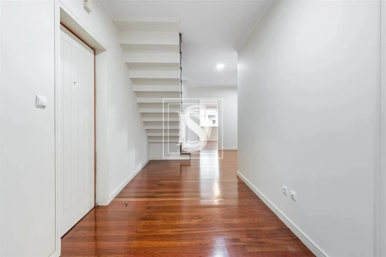 Apartamento T4 para Venda em Costa Foto 4