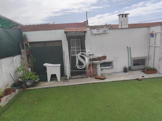 Moradia T2 para Venda em Creixomil Foto 6