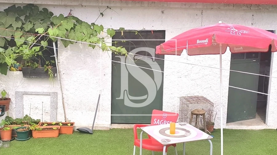 Moradia T2 para Venda em Creixomil