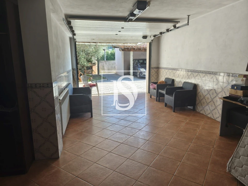 Moradia T3 para Venda em Irivo Foto 9