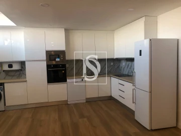 Apartamento T3 para Venda em Delães