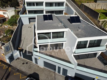 Moradia T3 para Venda em Santo Antonio