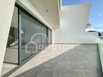 Moradia T3 para Venda em Santo Antonio