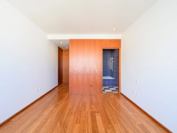 Apartamento T3 para Arrendamento em Arcozelo