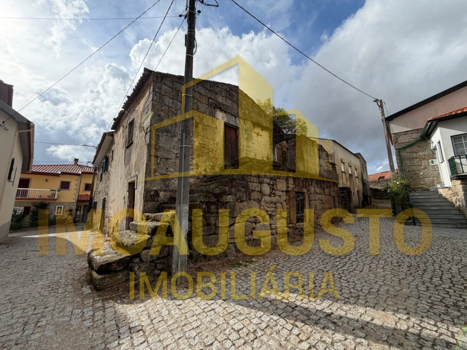 Moradia para Venda em Pousade e Albardo Foto 1