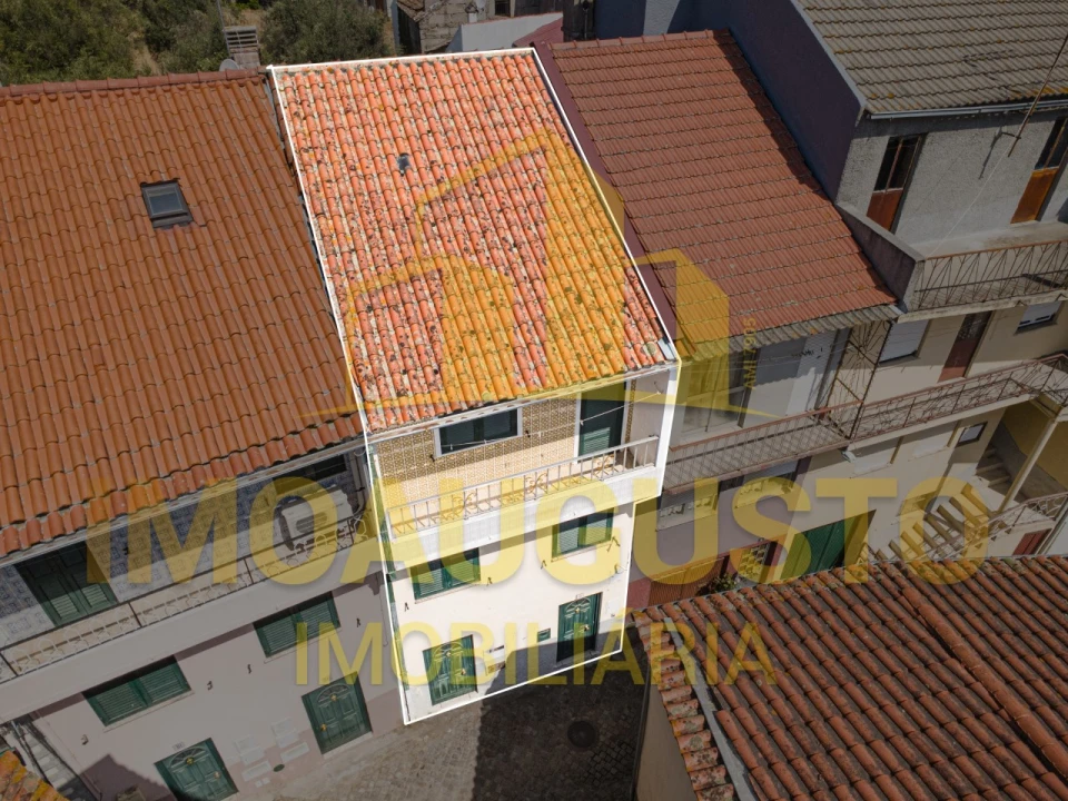 Moradia T3 para Venda em Arcozelo Foto 1