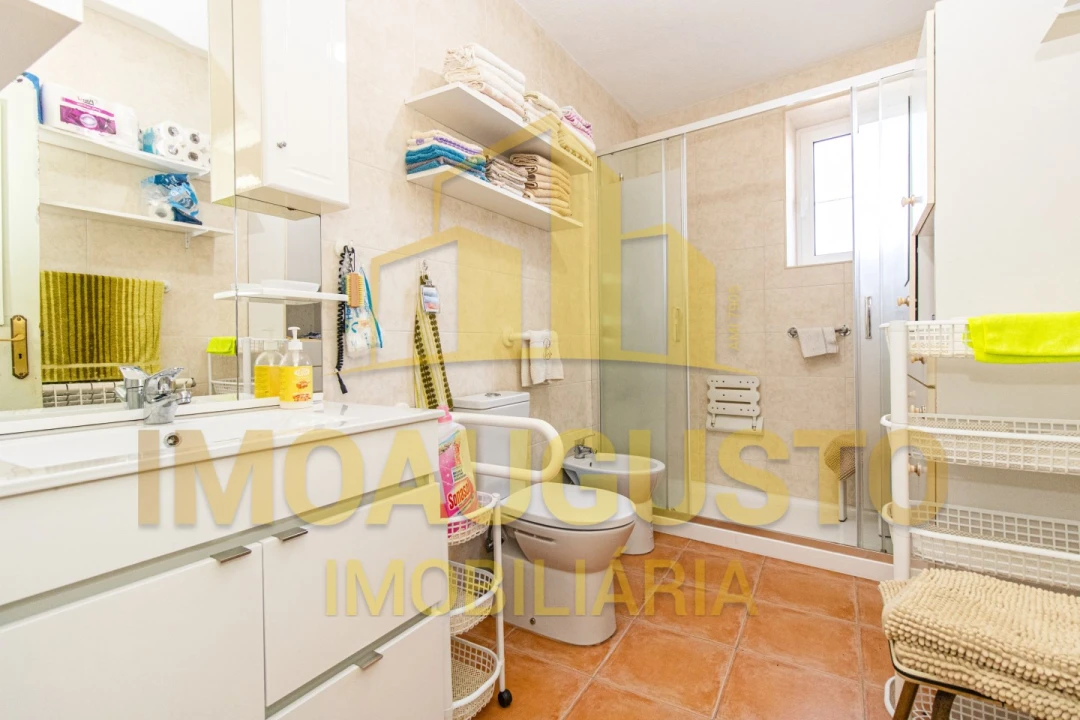 Moradia T3 para Venda em Arcozelo Foto 11