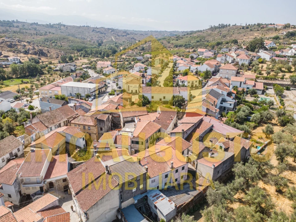 Moradia T3 para Venda em Arcozelo Foto 23